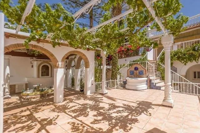 Villa Arcadia - Avenida 28 De Las Adelfas 29680 Estepona, Malaga