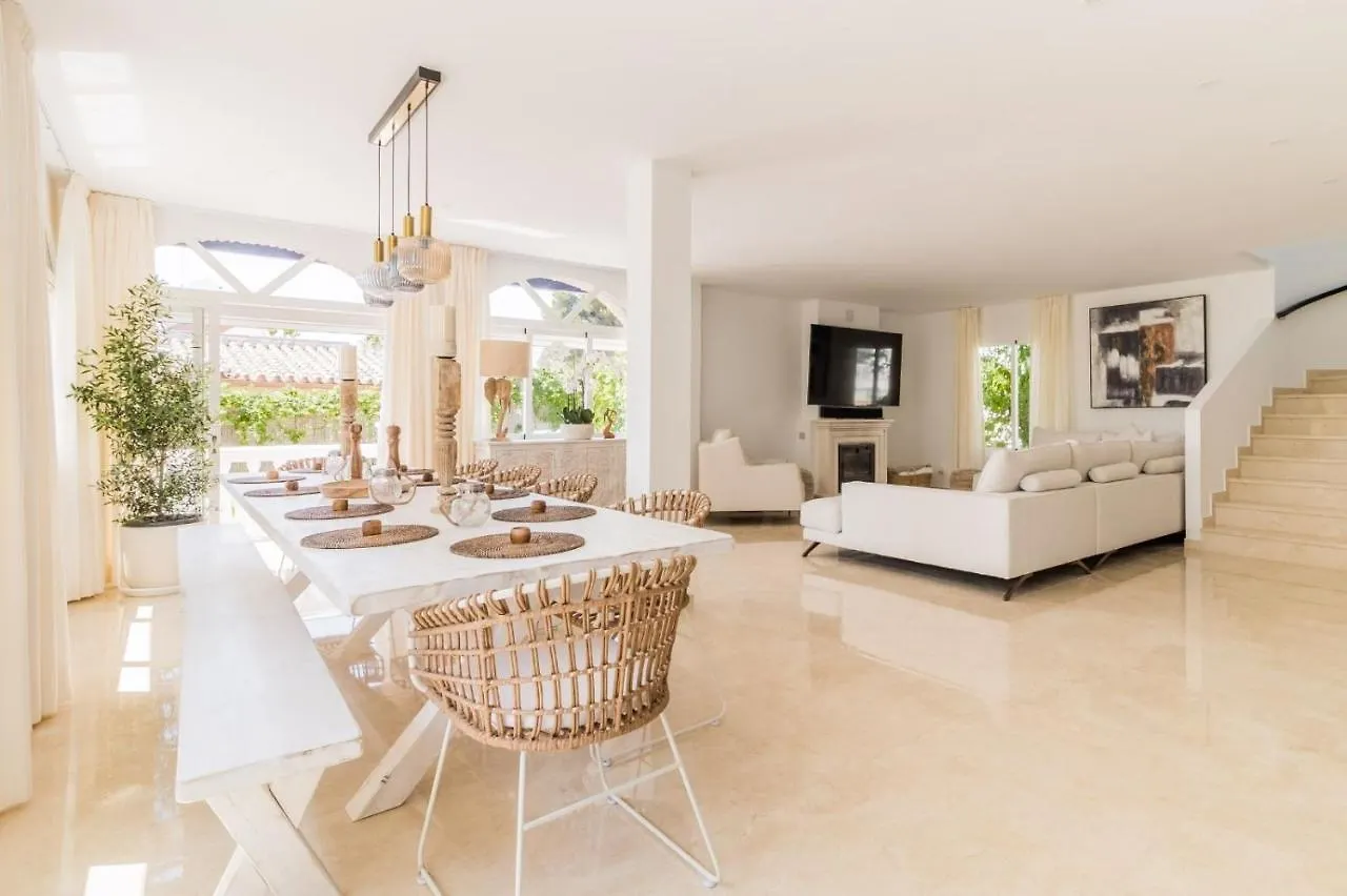 Arcadia - Avenida 28 De Las Adelfas 29680 Estepona, Malaga ספרד